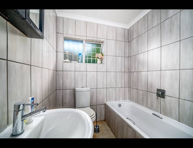 2 BEDROOM TOWNHOUSE FOR SALE IN NORTHWOLD